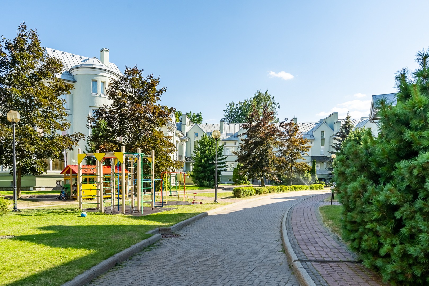 Константиновский, 26 – семейный таунхаус в окружении зелени и парков, pic-3
