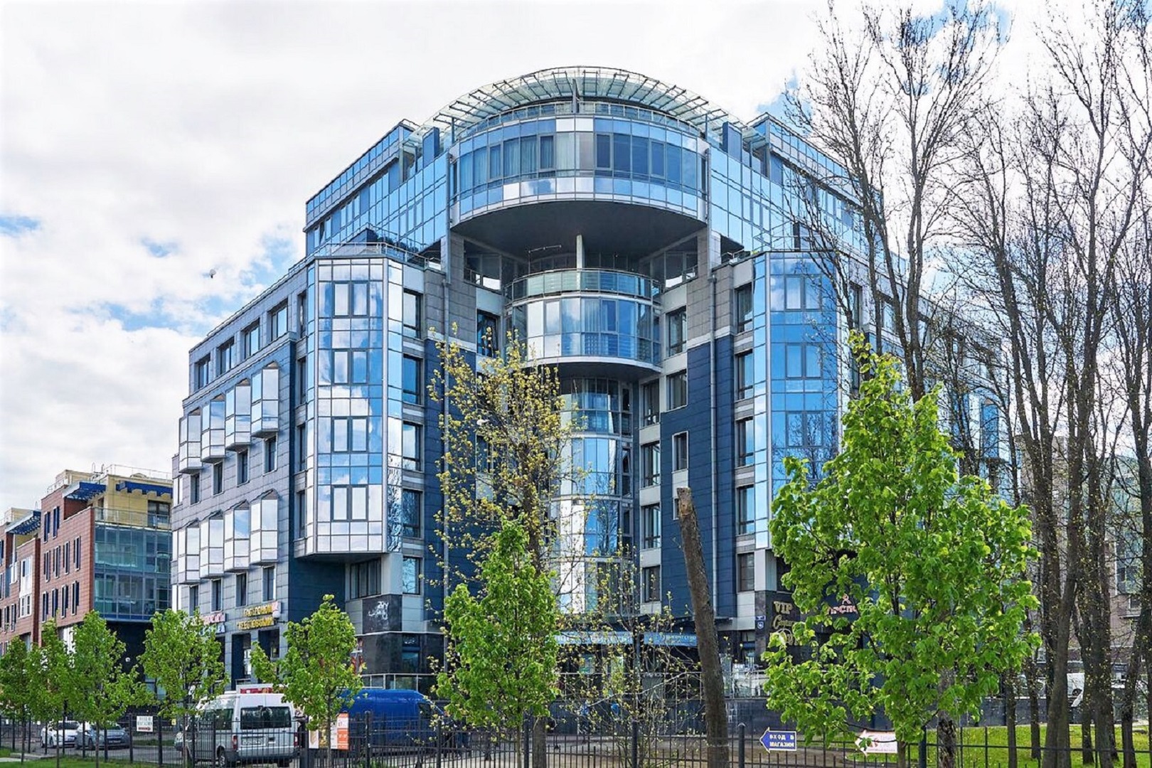 Рюхина, 10 – квартира с видом на панораму Приморского парка pic-main