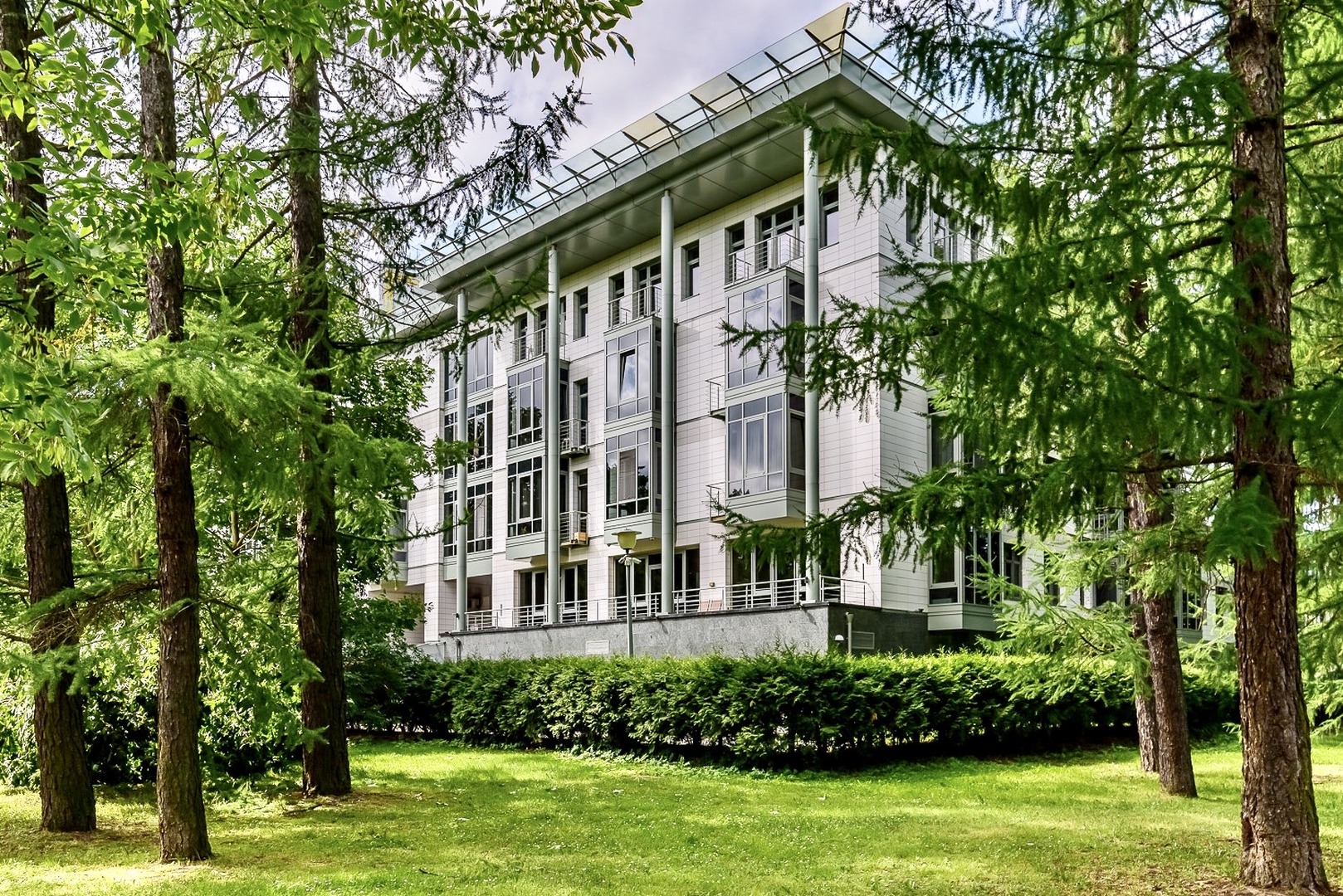 «Пятый Элемент» – апартаменты в Приморском парке Победы pic-main